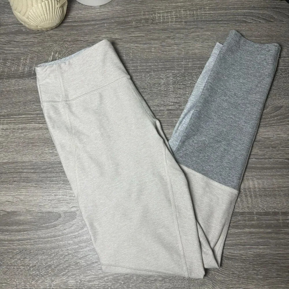 Outdoor Voices OV Grey Dipped 7/8 Athletic Performance Leggings Size Small - Picture 1 of 8